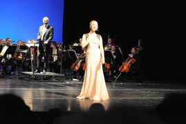 Foto: Kristina Stanek singt bei der Spielzeitgala