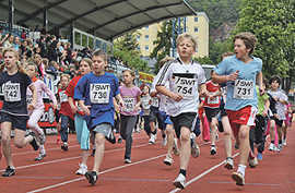 Voller Einsatz bis zur Ziellinie: Bei den Schullaufmeisterschaften legten sich die Kinder mächtig ins Zeug.