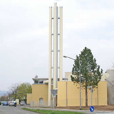 Das 1963 errichtete und 2005 modernisierte Heizkraftwerk der Stadtwerke in Mariahof ist ein bewährtes Beispiel für die Nahwärmeversorgung eines ganzen Stadtteils. Foto: SWT