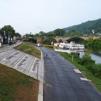 Die neue Freitreppe am Zurlaubener Ufer wurde 2018 fertig gestellt. 