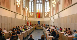 Foto: Der Stadtrat tagt in neuer Besetzung im Großen Rathaussaal.