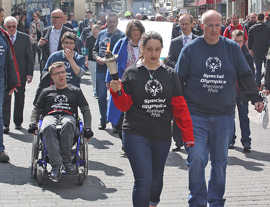 Fackellauf zur Einstimmung auf die Special Olympics