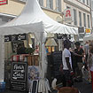In der Fleischstraße bietet ein Street Food Market leckere und ungewöhnliche Speisen an.