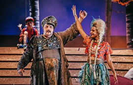 Fritz Spengler (l.) und Frauke Burg als Oberon und Titania in „A Midsummer Night‘s Dream“. 