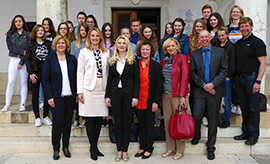Im Rathaus von Pula wurde die Trierer Delegation von Bürgermeisterin Elenah Puh Belci (2.v.l.) empfangen. Im Rathaus von Pula wurde die Trierer Delegation von Bürgermeisterin Elenah Puh Belci (2.v.l.) empfangen.