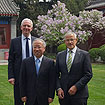 Der ehemalige Generalkonsul Liang Jianquan (Mitte) im Gespräch mit OB Leibe und Hwk-Präsident Müller.