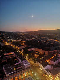 Blick vom City-Skyliner in den Trierer Abendhimmel.