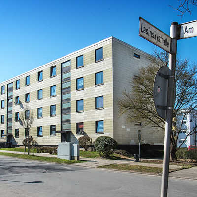 Blick auf einen der insgesamt sechs städtischen Wohnblocks auf Mariahof, die zur Sanierung anstehen. Das Gebäude mit insgesamt 24 Wohnungen wurde Mitte der 60er Jahre errichtet.