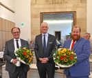 Die beiden neuen Beigeordneten Markus Nöhl (Kultur, Tourismus, Weiterbildung) und Ralf Britten (Bürgerdienste, Innenstadt und Recht) wurden von OB Wolfram Leibe zu Beginn der Stadtratssitzung in ihre Ämter eingeführt.