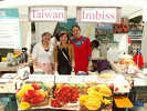 An den Ständen konnten die Besucher viele verschiedene exotische Speisen kosten, darunter taiwanesische Gerichte. Foto: Gedenk