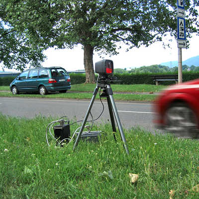 Noch überwacht in Trier die Polizei mit Blitzgeräten (Foto) die Einhaltung der Höchstgeschwindigkeit.