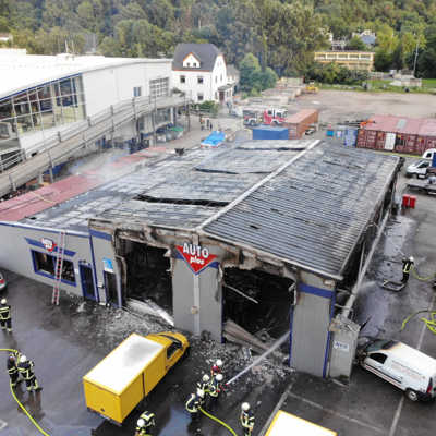 Drohnenfoto der ausgebrannten Halle. Foto: Feuerwehr Trier