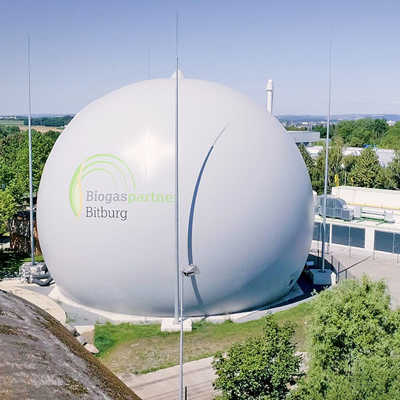 Seit 2020 produzieren die Stadtwerke in dieser Anlage in Bitburg hochwertiges Bio-Erdgas. Foto: SWT