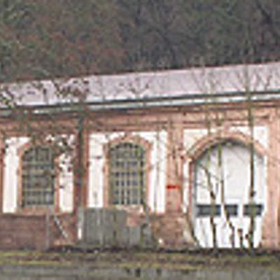Die frühere Reithalle der Gneisenaukaserne entstand um 1900 und wird schrittweise zu einem Zentrum für verschiedene Jugendprojekte.