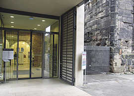Der neugestaltete gemeinsame Eingangsbereich für das Stadtmuseum  und die Porta Nigra (rechts). Foto: Stadtmuseum