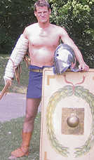 Tim Olrik Stöneberg als Gladiator Valerius.