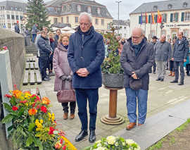 Gedenkveranstaltung mit Kranzniederlegung