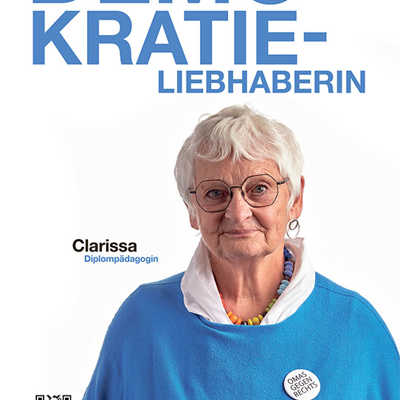 Clarissa und viele weitere Menschen ließen sich in der „Langen Nacht der Demokratie“ von Fotograf Thomas Brenner ablichten und setzten somit ein klares Zeichen für die Demokratie. Foto: Thomas Brenner