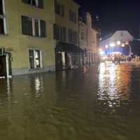 Häuser in Ruwer stehen bis ins Erdgeschoss unter Wasser.