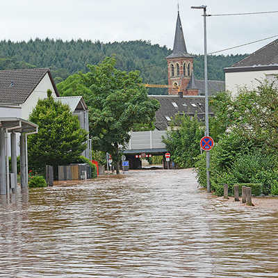 Die Kyll-Flut in Ehrang 2021 war ein Jahrhundert-Ereignis, das sich wahrscheinlich nicht so schnell wiederholt. Doch auch für weniger schwerwiegende Starkregenfälle ist Vorsorge geboten. 