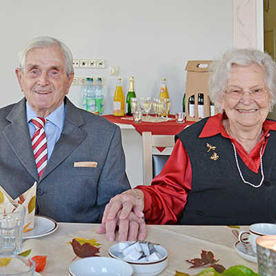 Erika und Herbert Lauer sind seit 70 Jahren verheiratet und feierten vergangenen Donnerstag ihre Gnadenhochzeit im Wohnpark St. Elisabeth. 