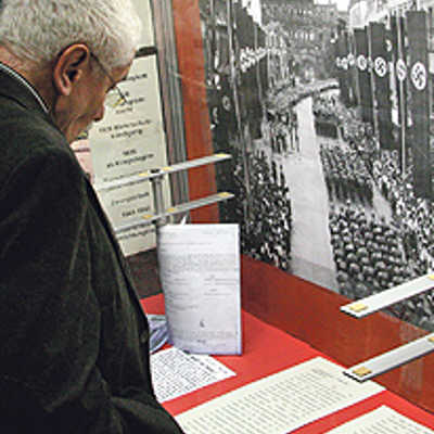 Trier unter dem Hakenkreuz – die Ausstellung im Palais Walderdorff dokumentiert das persönliche Schicksal von Marianne Elikan vor dem Hintergrund der Stadtgeschichte in der NS-Zeit.