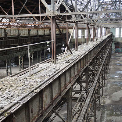 Der schlechte Zustand der 1986 geschlossenen Lokrichthalle in Trier-West ist offensichtlich. Ein Gutachten bildet nun die Basis für eine Zukunftsperspektive des Industriedenkmals. Foto: Kreutz Ingenieurbüro