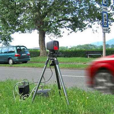 Noch kontrolliert in Trier die Polizei die Einhaltung der vorgeschriebenen Höchstgeschwindigkeiten. Geplant ist, die Zuständigkeit auf die Stadt zu übertragen und kommunale Blitzer einzurichten. Foto: PA