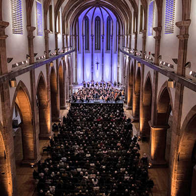 Mit einem Festkonzert in der ehemaligen Abteikirche St. Maximin endete die Festwoche anlässlich des 100-jährigen Bestehens des Philharmonischen Orchesters der Stadt Trier.