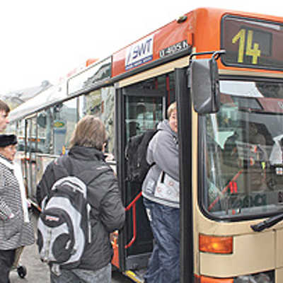 Auf der Linie 14 nutzen viele Fahrgäste die Haltestelle an der Porta Nigra, um zur Uni hochzufahren.