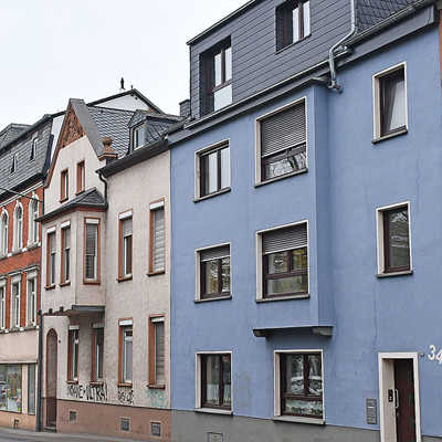 Für den Schutz der vielfältigen, historisch gewachsenen Dachlandschaft der Häuser entlang der Kaiserstraße hat der Stadtrat eine Satzung beschlossen.