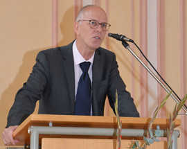 Professor Lutz Raphael hält die erste „Trierer Rede“ in der Promotionsaula des Bischöflichen Priesterseminars. 