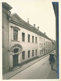 Zwischen 1473 und 1789 beherbergte dieses Gebäude in der Dietrichstraße die erste Trierer Universität. 