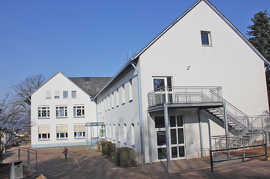Foto: Grundschulgebäude in Trier-Feyen
