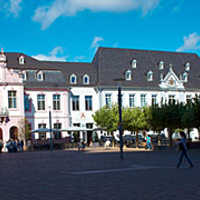 Das Standesamt befindet sich im Palais Walderdorff am Domfreihof.