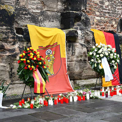 Offizielles Gedenken der Stadt Trier und der Regierung von Rheinland-Pfalz.