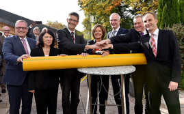 Die Beteiligten freuen sich über den Ausbau des Erdgasnetzes im Hochwald