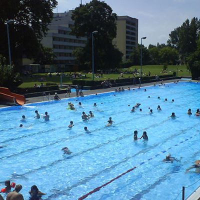 Das Freibad Trier-Nord ist unmittelbar am Moselradweg zwischen Verteilerkreis und Zurlauben gelegen.