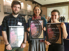 Die Trierer Preisträger Martin Seng, Hannah Adam und Sarah Meyer (v. l.) freuen sich über ihren Preis.