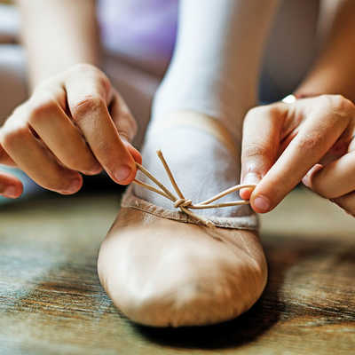 Mit der Fördersumme der Koch Stiftung kann eine neue Stelle in der Tanzpädagogik für zwei Jahre geschaffen werden. Foto: Adobe Stock