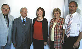 Bürgermeister Georg Bernarding sowie Hans Michalik (l.) und Magda Weber (2. v. r.) vom Seniorenrat stellen die neuen Vertrauenspersonen Alois Klaeren (2. v. l.) und Claire Köster vor.