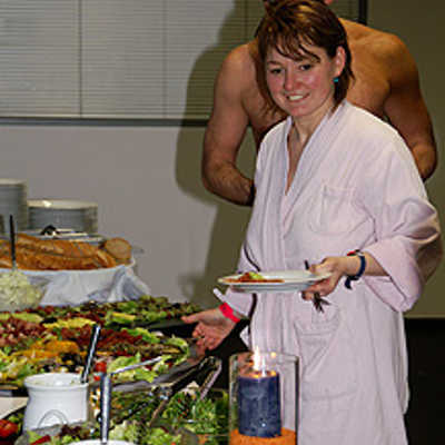 Natürlich gesund: Salatvariationen sind beim „Saunabüffet“ im Stadtbad beliebt. Foto:?SWT
