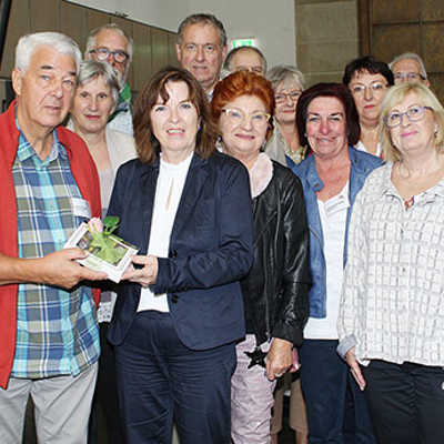 Die Vernetzung mit Senioren-Gremien aus anderen Städten ist dem Beirat ein wichtiges Anliegen. Im September 2018 waren Mitglieder des Seniorenbeirats aus Kaiserslautern zu Gast in Trier und wurden auch von Bürgermeisterin Elvira Garbes (vorn Mitte) begrüßt.
