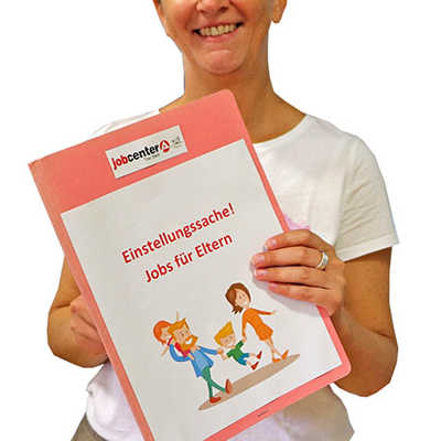 Claudia Tesdorf vom Jobcenter möchte Eltern und familienfreundliche Arbeitgeber zusammenbringen. Foto: Jobcenter
