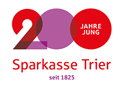 Grafik in rot und lila mit stilisierter Zahl 200 und dem Schriftzug Sparkasse Trier seit 1825
