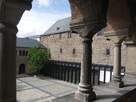 Blick aus dem Stadtmuseum in den Brunnenhof