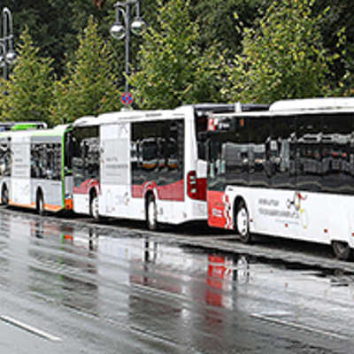 62 Linienbusse aus ganz Deutschland – darunter auch ein Wagen der Stadtwerke Trier – demonstrierten in Berlin für eine verlässliche und zukunftsfähige Finanzierung des öffentlichen Nahverkehrs. Foto SWT