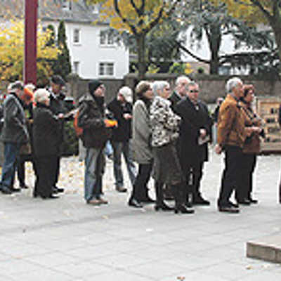 Andrang bis zum Schluss: Auch am letzten Tag bildeten sich vor dem Eingang zur Konstantin-Ausstellung am Landesmuseum lange Besucherschlangen.