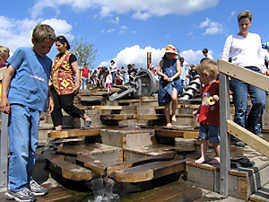 Der Wasserspielplatz im Petrispark.