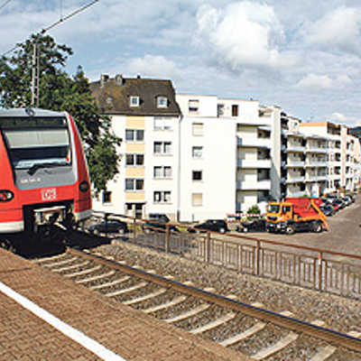 Der Leoplatz am Bahnhaltepunkt Trier-Süd bietet viel Entwicklungspotenzial. Nach einem Rückbau der überdimensionierten Verkehrsfläche könnte er zu einem Treffpunkt für die Einwohner der Südstadt werden.